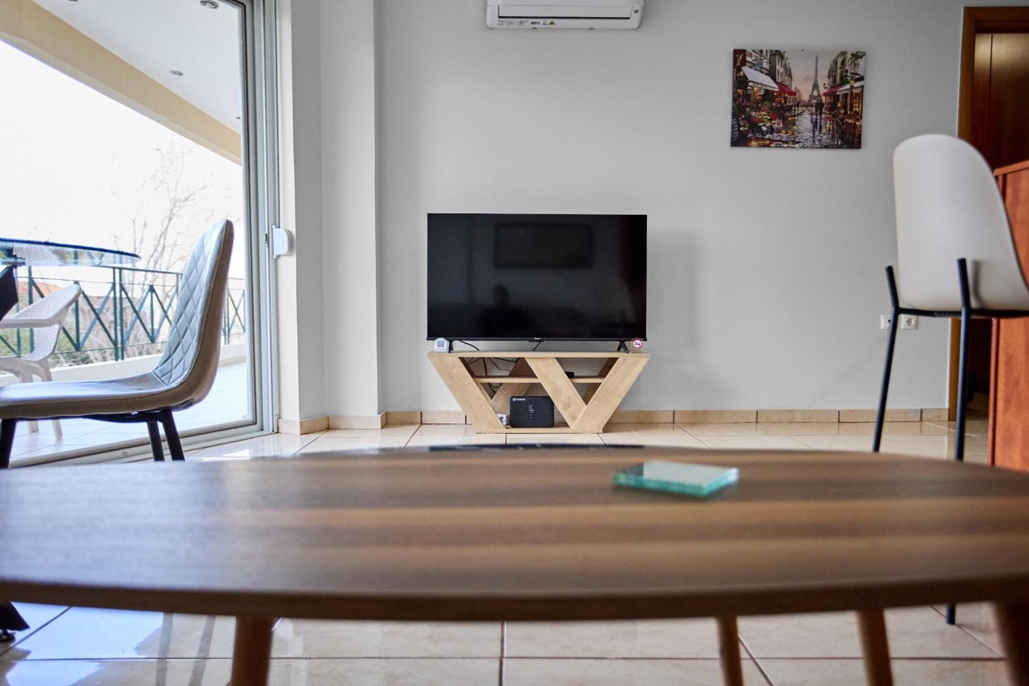 Chios Town Apartment - Heart Of Chios Town With 2 Minute Walk To The Beach 외부 사진